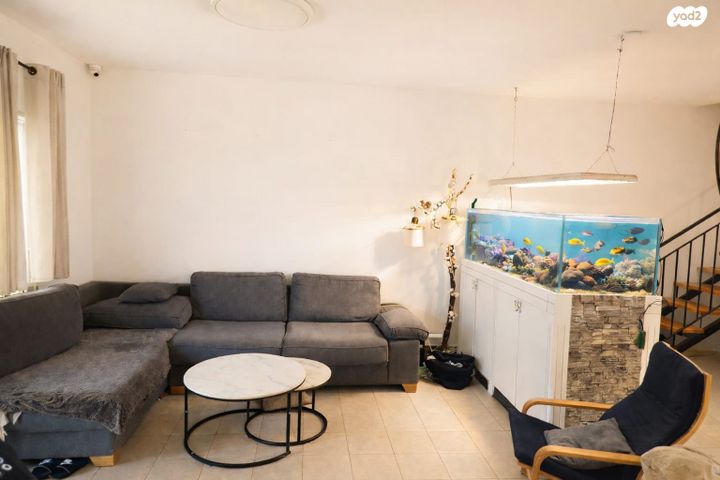 דו משפחתי, הרימון, נאות הפרחים, גן יבנה