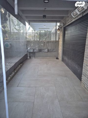 דו משפחתי, לודיוב, נווה גן, פתח תקווה