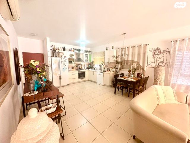 דירה, השר שטרית, קרית חיים מזרחית, חיפה