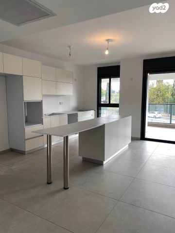 דירה, יונה וולך 7, גרין פארק החדשה, הוד השרון