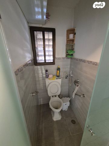 דירה, לאה גולדברג, ירושלים