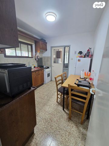 דירה, גבעת עמוס, נשר