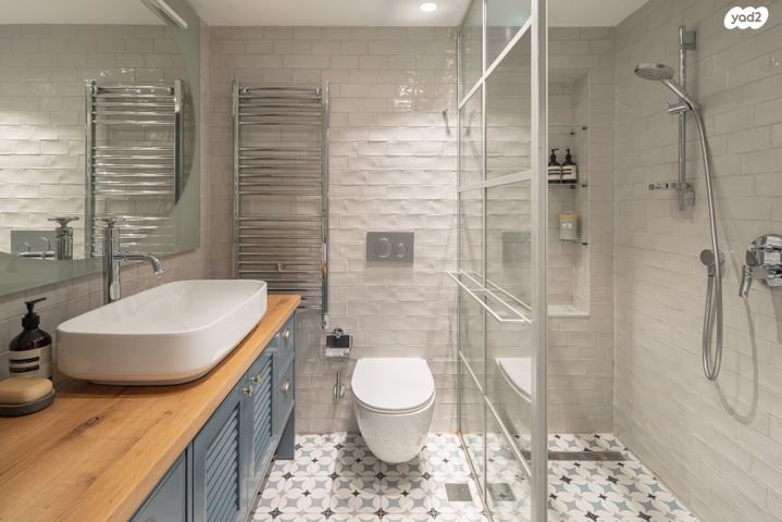 גג/ פנטהאוז, גני שרונה, קרית הממשלה, תל אביב יפו