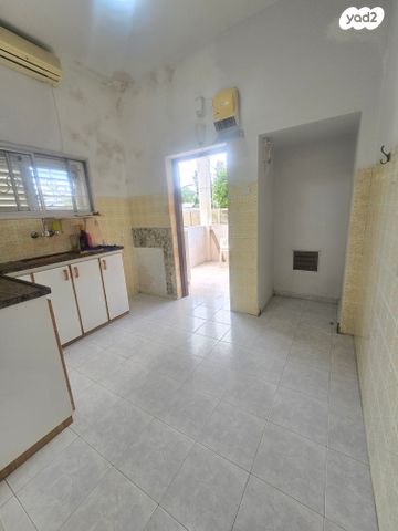 דו משפחתי, יוסף בוסל, קרית חיים מערבית, חיפה