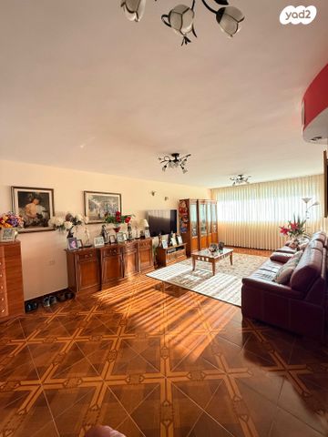 דירה, הרצליה