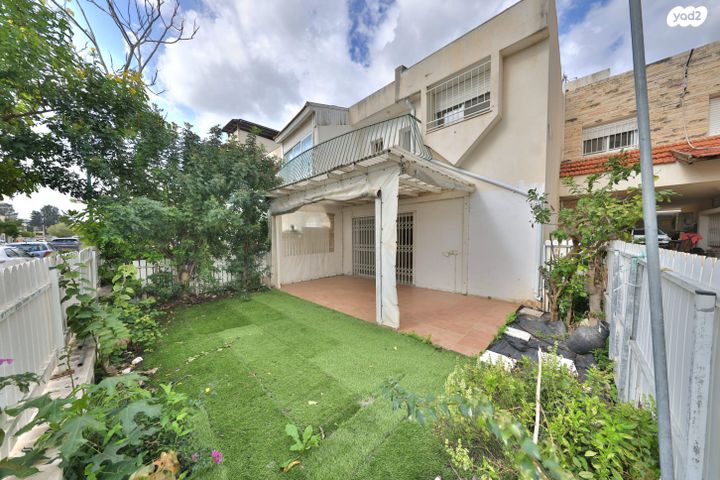 דו משפחתי, בעל שם טוב, מרכז העיר, קרית אתא