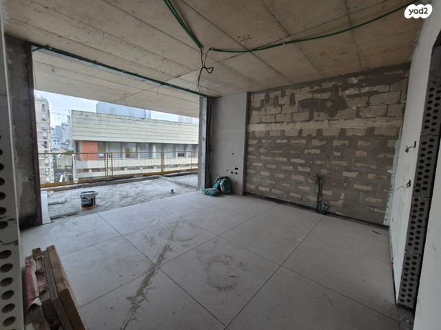 גג/ פנטהאוז