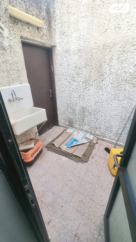 דו משפחתי, חיים אורבך, אפרים, רחובות