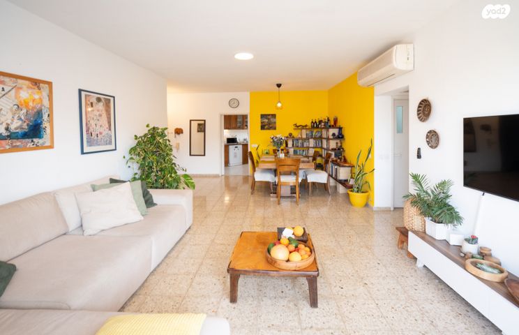 דירה, מלכי יהודה, הרצליה הירוקה, נווה עובד, הרצליה