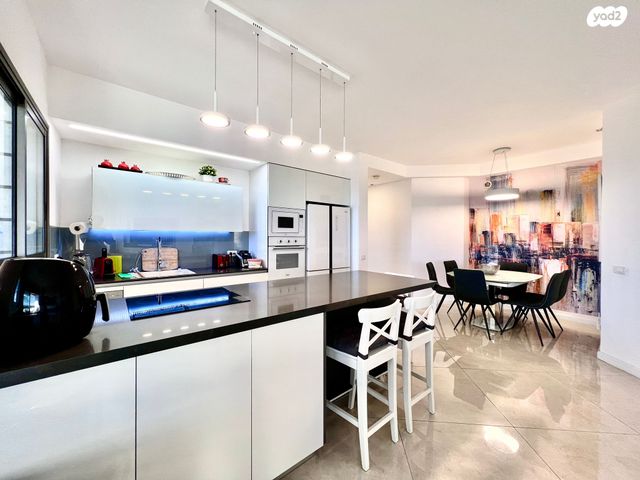 דירה, דווייט דייוויד איזנהאואר 1, אגמים, נתניה