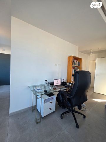 גג/ פנטהאוז, יש"ר מקנדיאה 24, שפירא, תל אביב יפו