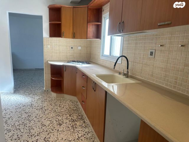 דירה, ישראל גלילי, בן גוריון, שדרות