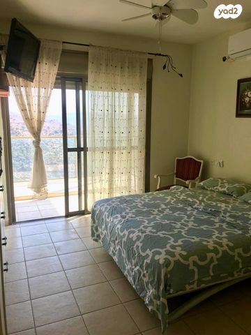 דו משפחתי, נשר, כרמיאל