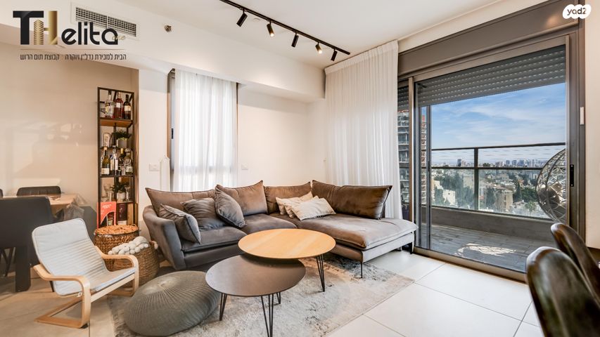 דירה, בלוך 23, בורוכוב, גבעתיים