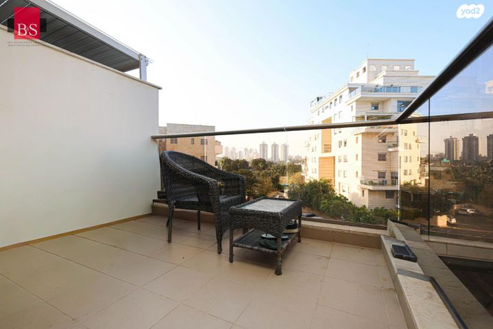 דירה, החרמון, קרית השרון, נתניה