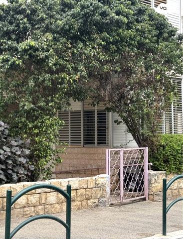 דירה, תל חי 11, הדר מרכז, חיפה