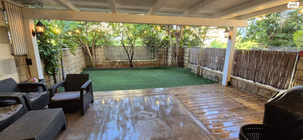 דירת גן, כפר סבא