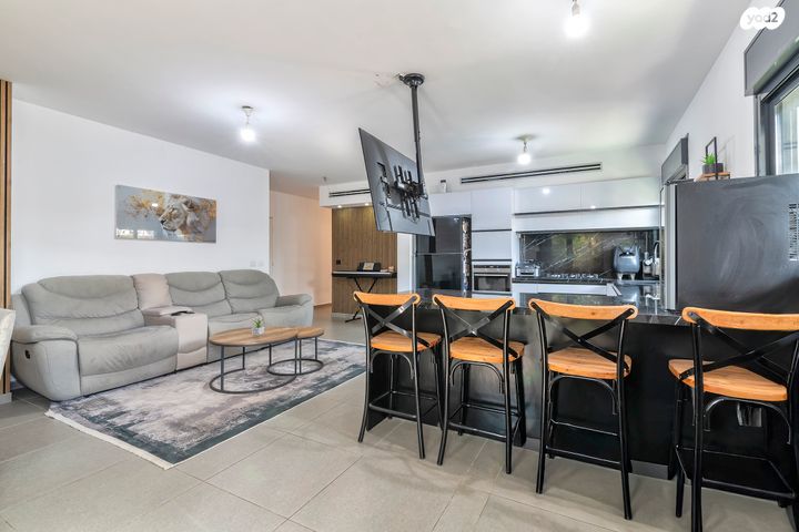 דירת גן, גדרה הצעירה, גדרה