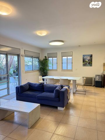 דו משפחתי, אלון, רמת השרון