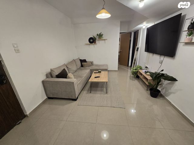 דירה, משעול אבן גבירול, שכונה ב', באר שבע