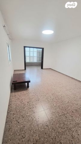 דו משפחתי, חיים אורבך, אפרים, רחובות