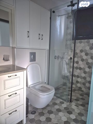 דו משפחתי, לודיוב, נווה גן, פתח תקווה