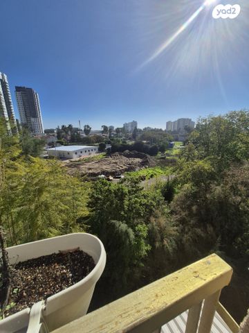 דירה, קרית ים