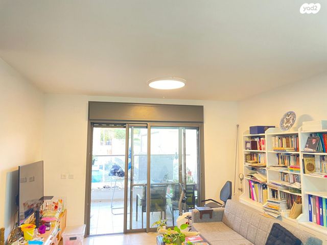 דירה, תאנה, החורש, חריש