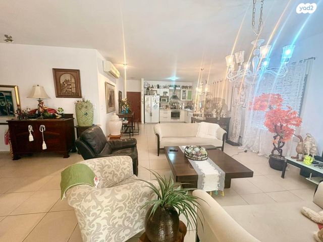 דירה, השר שטרית, קרית חיים מזרחית, חיפה