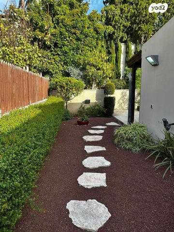 דו משפחתי, קמיל הויסמנס, הוד הכרמל, דניה, חיפה