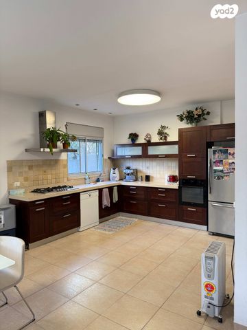 דו משפחתי, אלון, רמת השרון