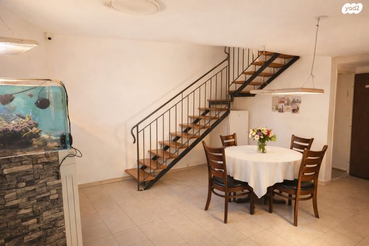 דו משפחתי, הרימון, נאות הפרחים, גן יבנה