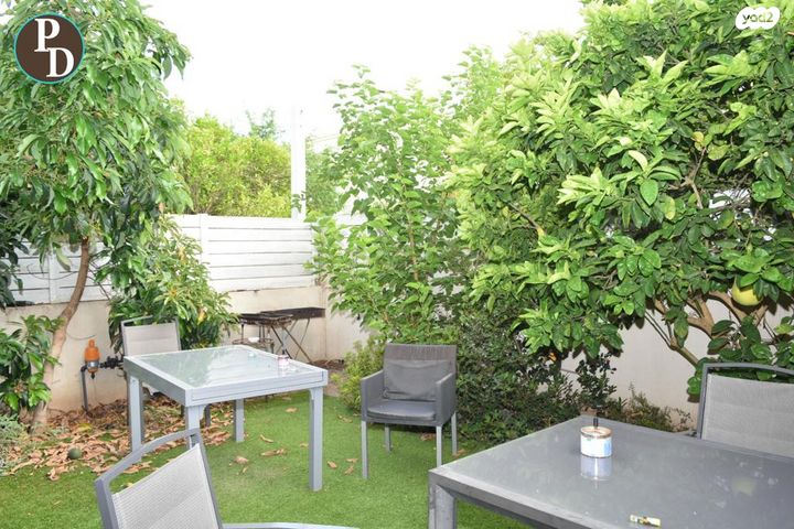 דו משפחתי, פרדסיה, פרדסיה