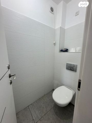 דירה, מרים מזרחי, שעריים, רחובות