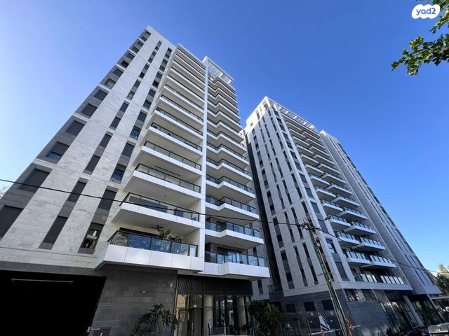 דירה, הרצליה