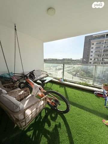 דירה, אהבת אדם, כפר יונה