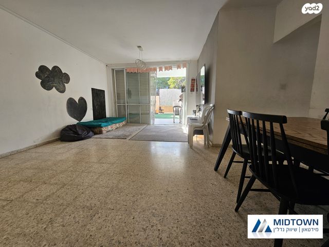 דירת גן, העיט, לב הפארק, רעננה