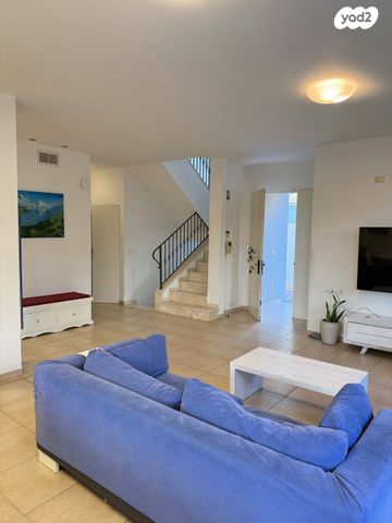 דו משפחתי, אלון, רמת השרון