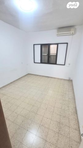 דו משפחתי, חיים אורבך, אפרים, רחובות