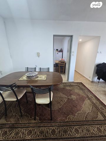 דירה, גבעת עמוס, נשר