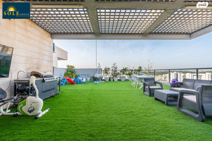 גג/ פנטהאוז, החורש, חריש