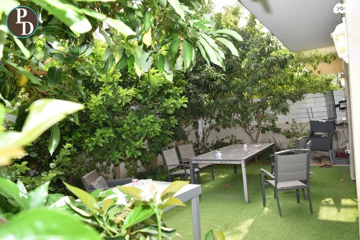 דו משפחתי, פרדסיה, פרדסיה