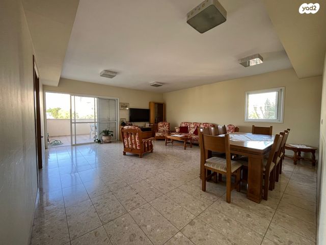 שדרות הרב לוין 40