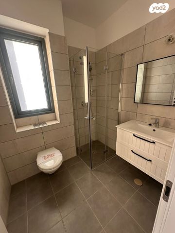 דירה, הרצליה