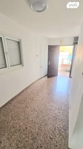 דו משפחתי, חיים אורבך, אפרים, רחובות