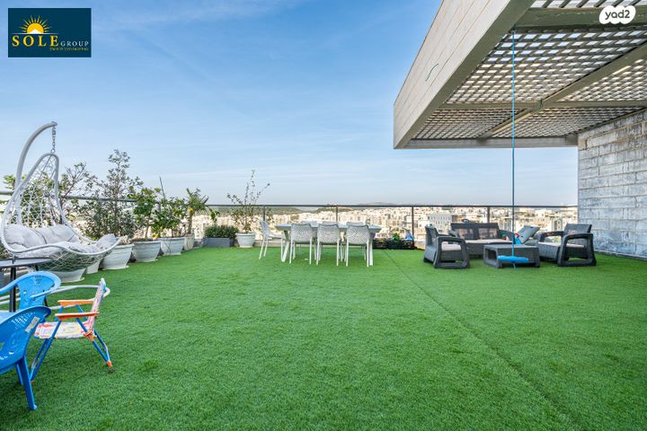 גג/ פנטהאוז, החורש, חריש