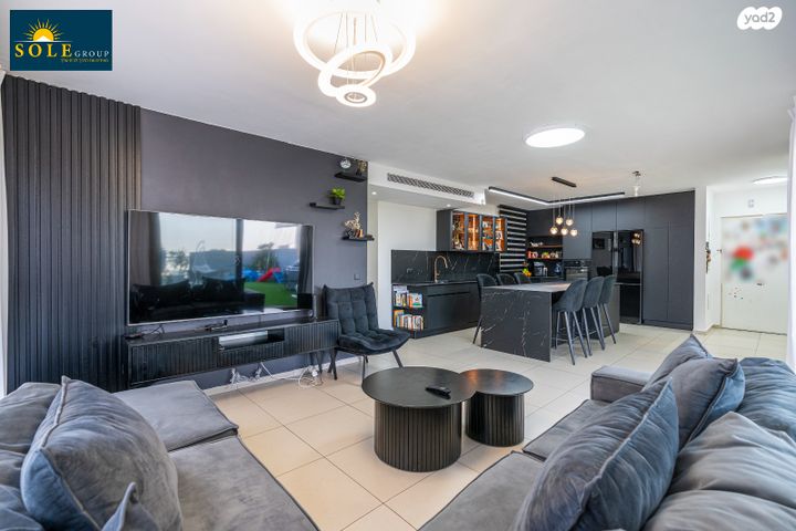 גג/ פנטהאוז, החורש, חריש