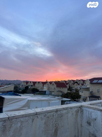 דופלקס, אדם - גבע בנימין