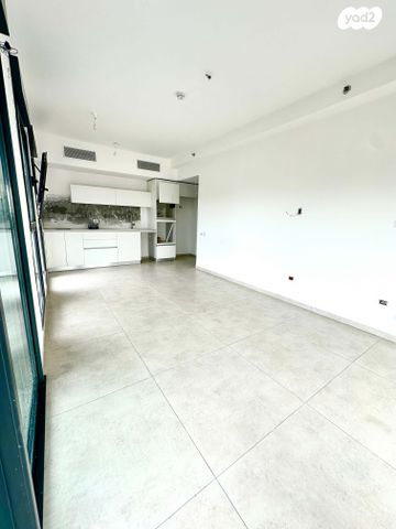 דירה, שדרות בגין, שיכון א, כפר יונה