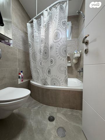 דירה, התאנה, המכבים, גבעת זאב